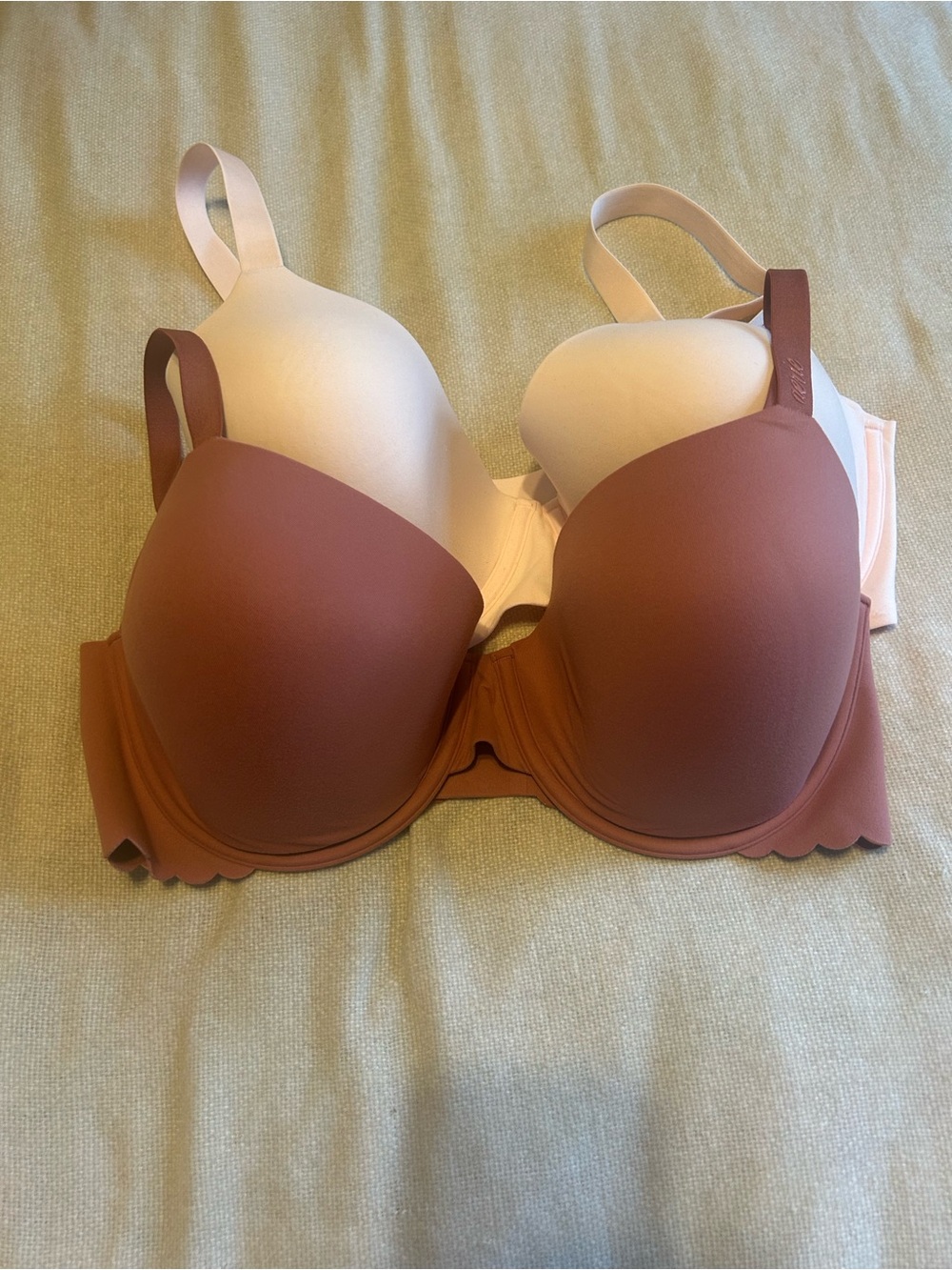 Lot of 2 Aerie Smoothez bras 36DDD